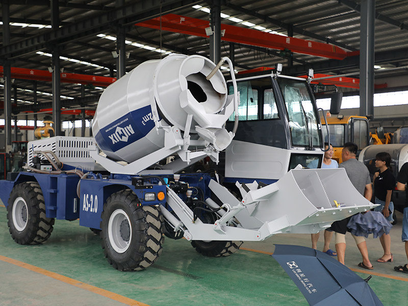 Self Loading Cocncrete Mixer Machine