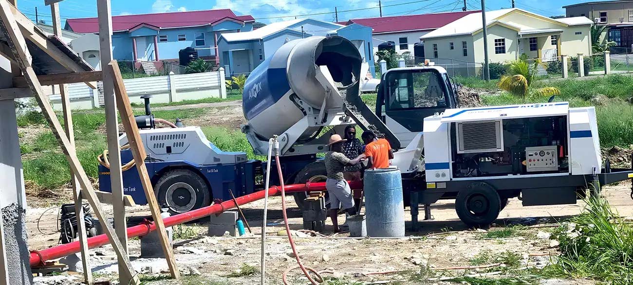 combined concrete pump and self loading mixer for projects 