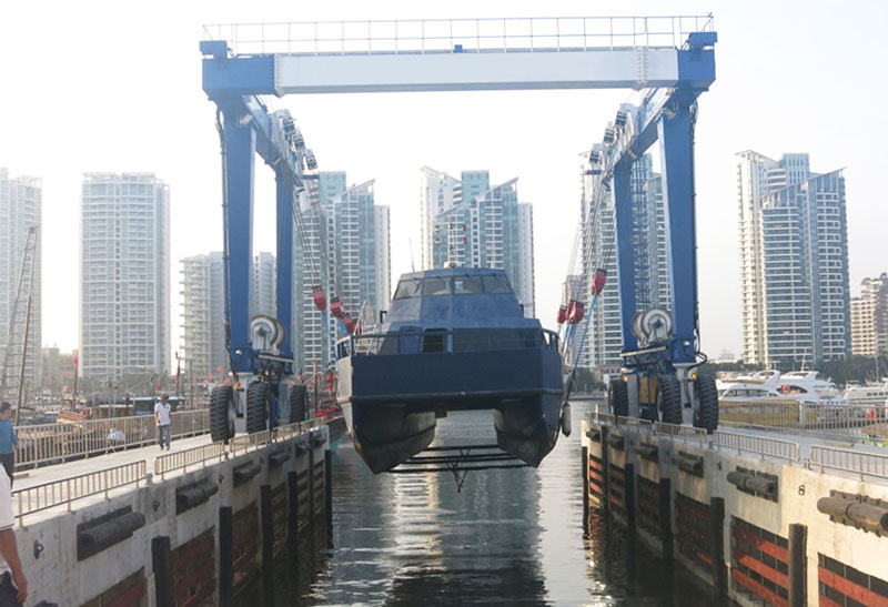 200 ton boat travel lift